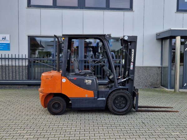 Doosan D35C-5