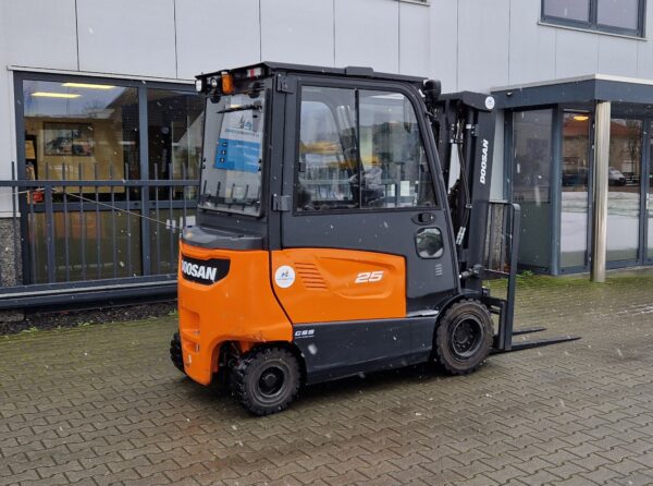 Doosan B25X-7 - Image 2